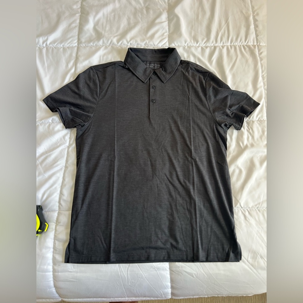 Fresh Clean Threads polo men’s medium